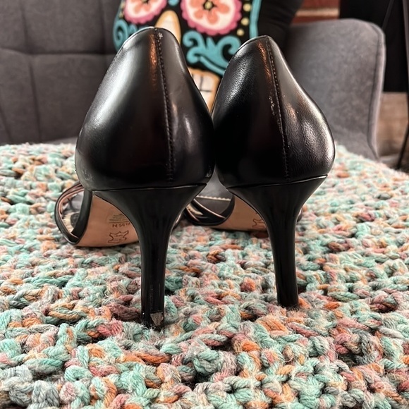 Antonio Melani size 8 1/2 heeled sandals black leather. - Picture 4 of 5